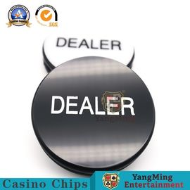 kupować 7 x 2 cm plastikowy przycisk do pokera Texas Dealer Dwie twarze Grawerowanie w kolorze Jumbo z czarnym kryształem produkcja online