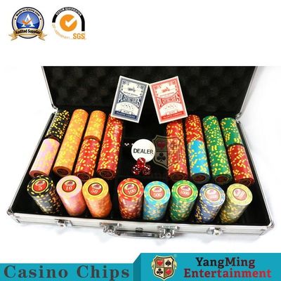 kupować 600 sztuk 12g Żelazny rdzeń Clay Poker Chip Set ABS Texas Hold'Em Cyfrowy kod naklejki produkcja online