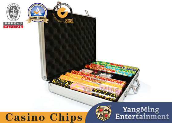 600 sztuk żetonów pokerowych zestawionych w aluminiowej srebrnej obudowie mogą być UV & logo Custom Design
